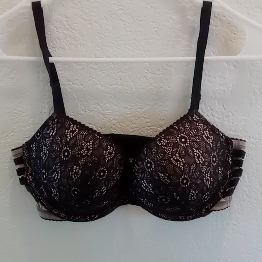Black lace push up bra (Victoria's secret)